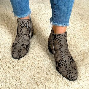 Me Too 2-tone leather boots